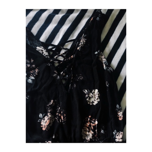 🎀 Kendall&Kylie Floral Romper 💋 - Picture 5 of 7